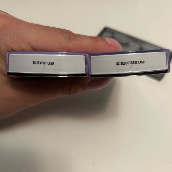 Discontinued MAC lashes - Picture 2 of 2